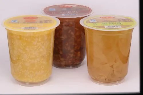 家长发现学校旁早餐铺粥杯印脏话,为何总会有人将“粗俗”当“有趣”?