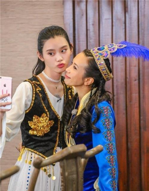 揭秘中国三大维密模特：奚梦瑶领先刘雯、何穗不靠摔跤靠谢娜