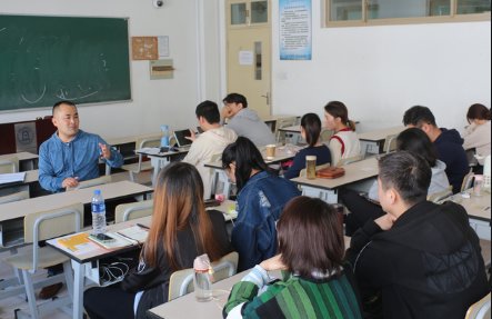 安徽老师按点名方式发奶茶查出逃课学生,你经历过哪些出其不意的点名方式?