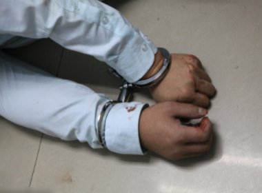小偷狱中拜师学习偷技,出狱后连盗四车再次被抓,他为何不靠正当方法挣钱?