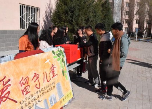 安徽16岁少年杀婶婶，警方是通过脚印抓住的他吗？