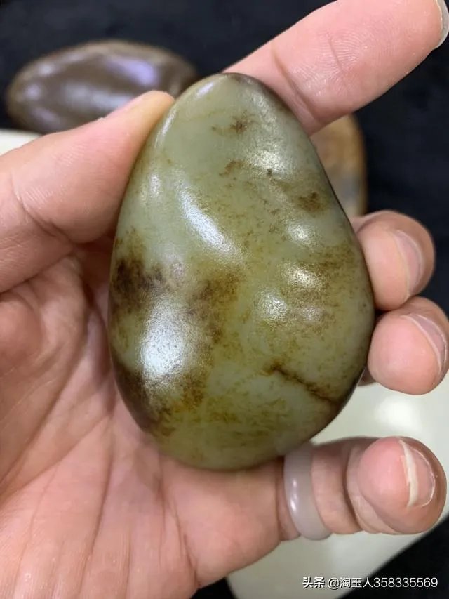 怎样挑选新疆和田玉把件?