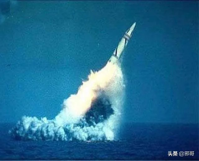 洲际导弹最大射程不足2万公里，是如何实现全球到达的？