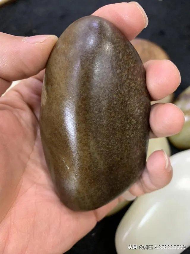 怎样挑选新疆和田玉把件?