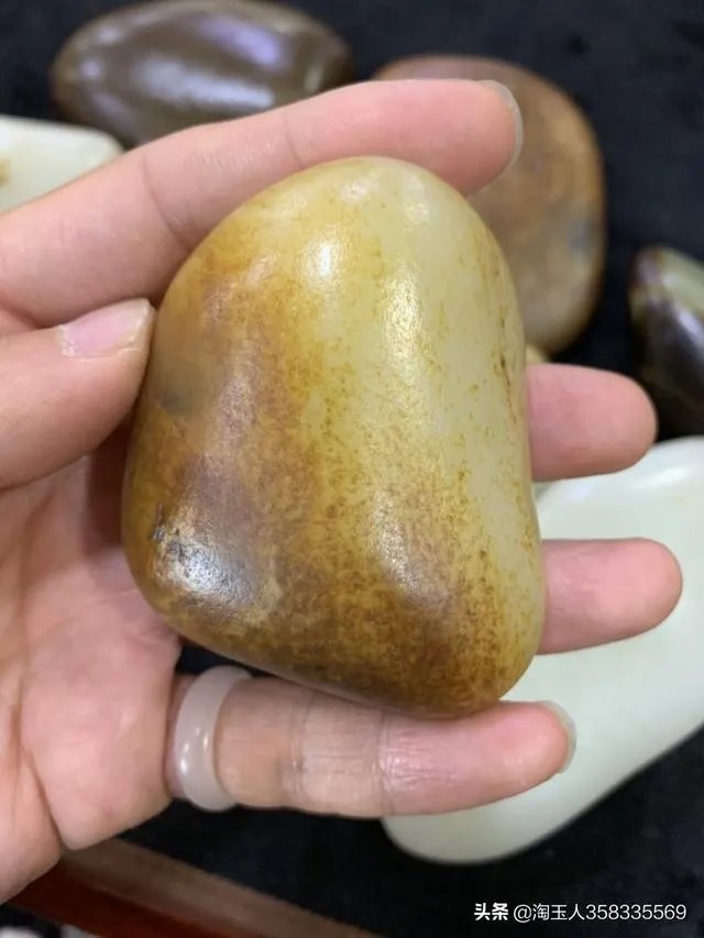 怎样挑选新疆和田玉把件?