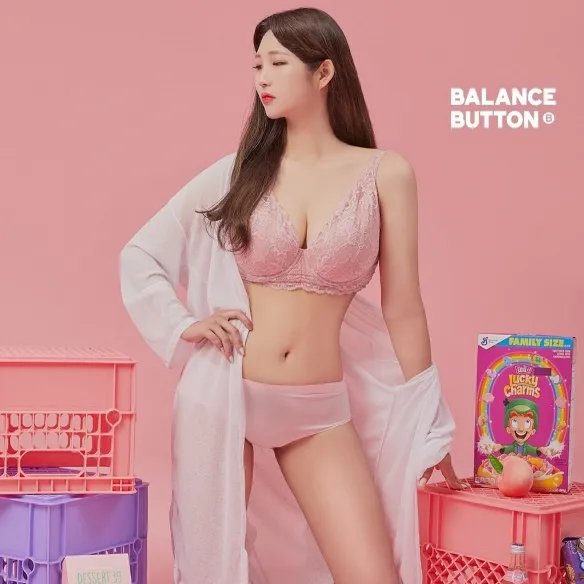 偷偷藏了两个大肉包！韩国清纯美女heesu._.ji美照赏