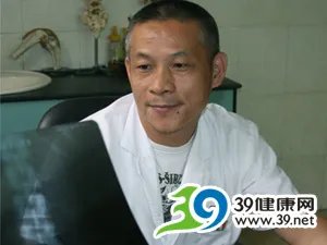 访骨科专家陈少文:十根螺钉支撑的胸椎