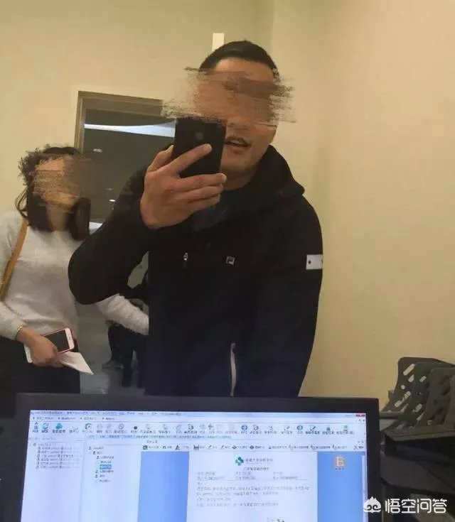 你如何看待深圳男子违规闯妇科被打，港大医院打人医生被拘3日这件事？