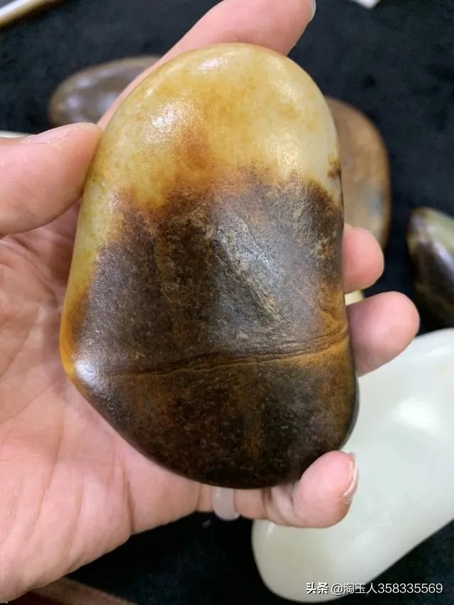 怎样挑选新疆和田玉把件?
