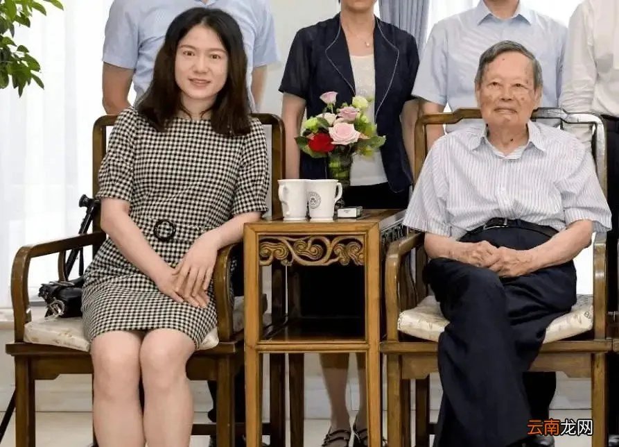 100岁的杨振宁能满足翁帆吗 杨振宁还能干得动翁帆吗