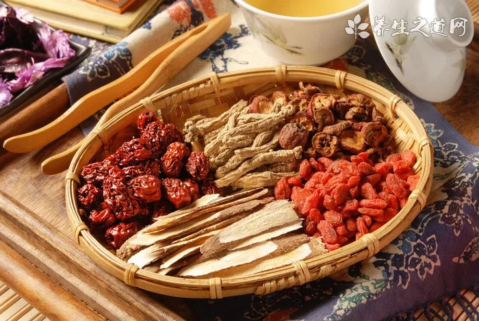 蚂蝗吃什么为食？除了吸血还吃什么