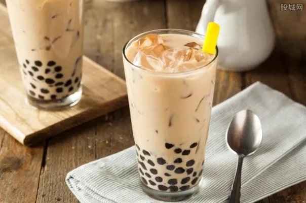 南京茶颜悦色黄牛代购1杯200元 网友：喝了能增寿？