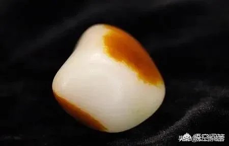 怎样挑选新疆和田玉把件?