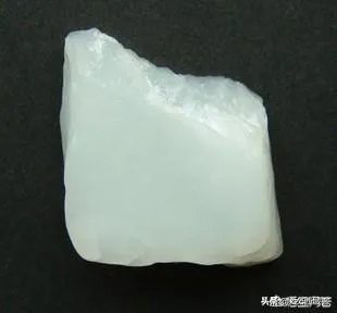 怎样挑选新疆和田玉把件?