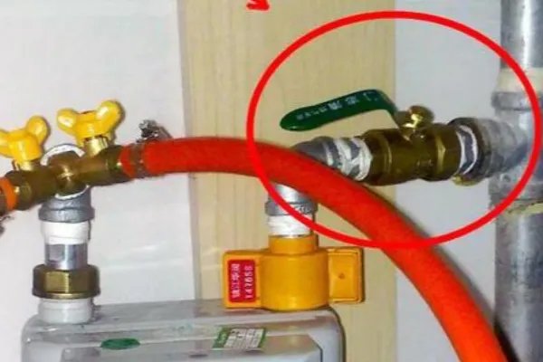 长春一对夫妻吵架引爆燃气，你如何看待这对夫妻的行为？