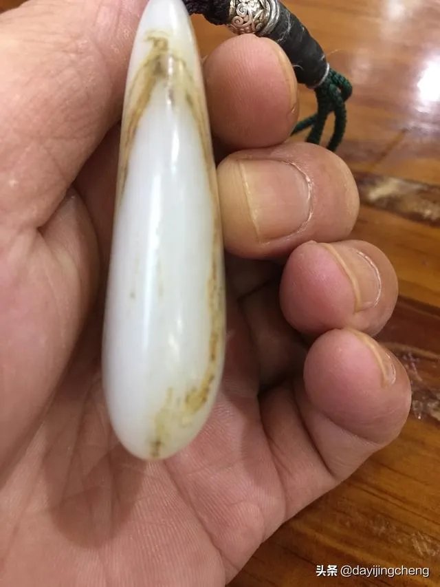 怎样挑选新疆和田玉把件?