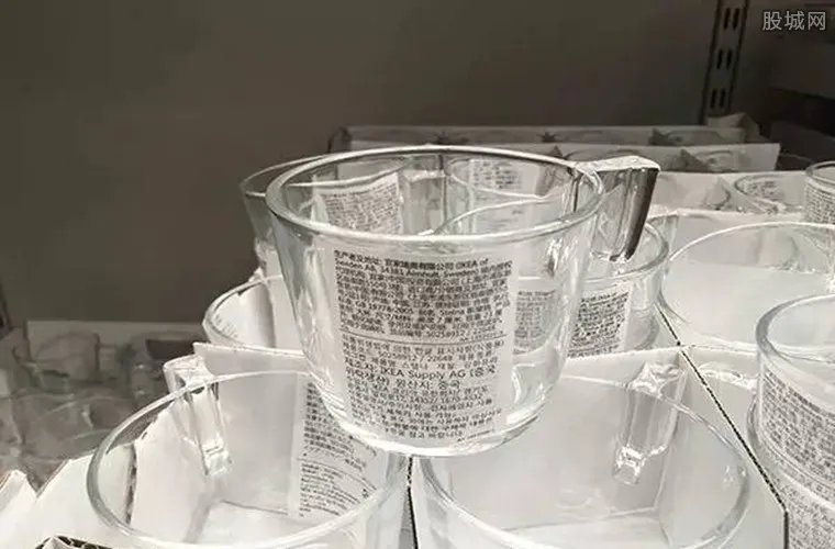 水杯自爆案一审 宜家退3.9元购物款并赔偿4万多元