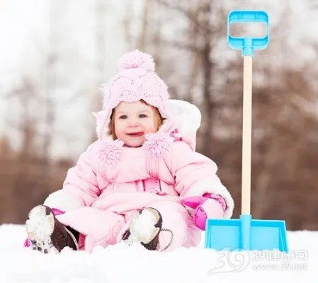 裹塑料袋雪中垂钓 春捂秋冻注意6招
