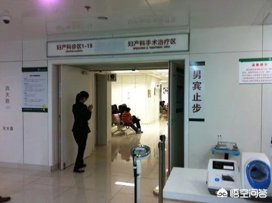 你如何看待深圳男子违规闯妇科被打，港大医院打人医生被拘3日这件事？