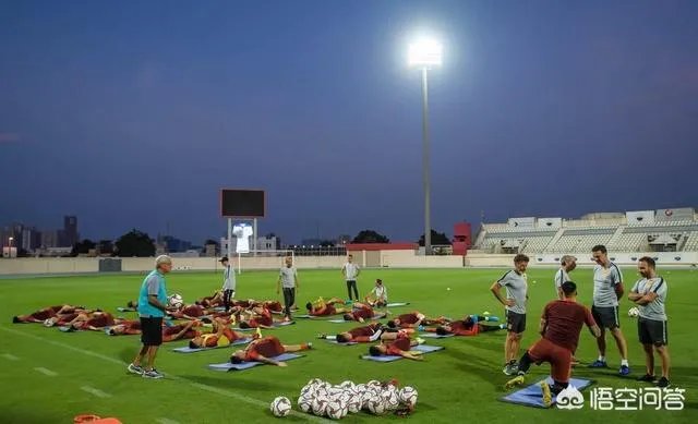 里皮在阿联酋受到当地副酋长的接见,国足为什么这么有面儿?