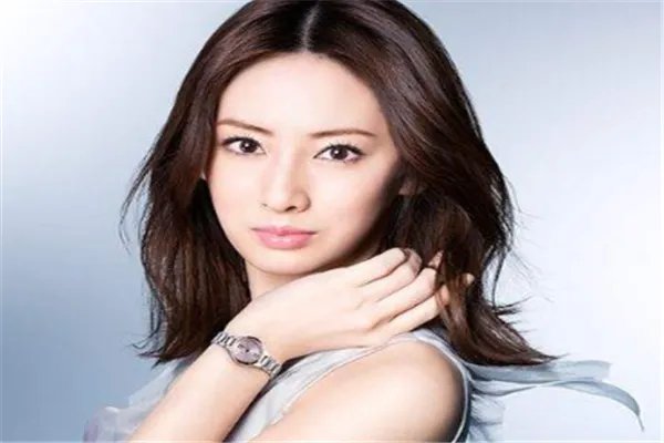 日本十大名模:宫泽理惠上榜,她热衷于慈善