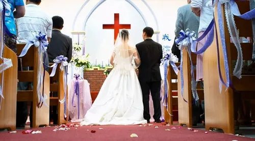 教堂婚礼流程 如何布置教堂婚礼