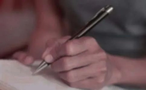 我不哭作文