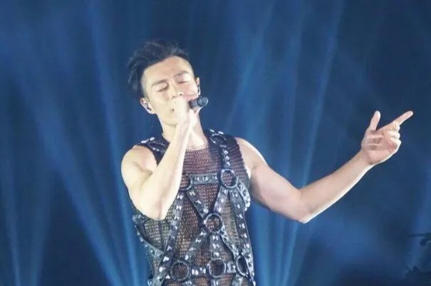 周柏豪超好听歌曲top10：《够钟》上榜，第五最为催泪