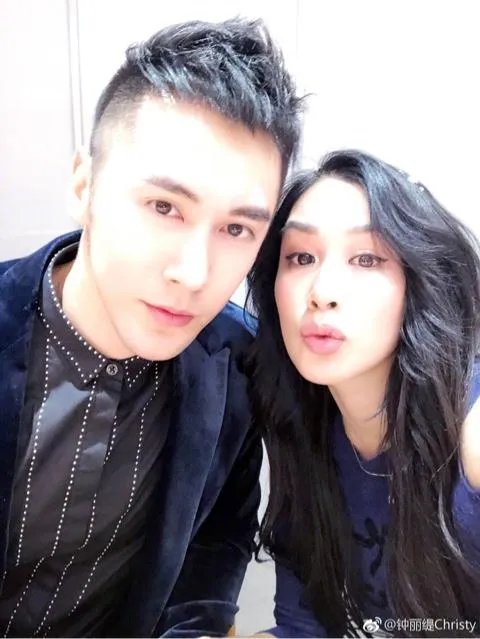 余文乐结婚了，作为粉丝你们怎么想？