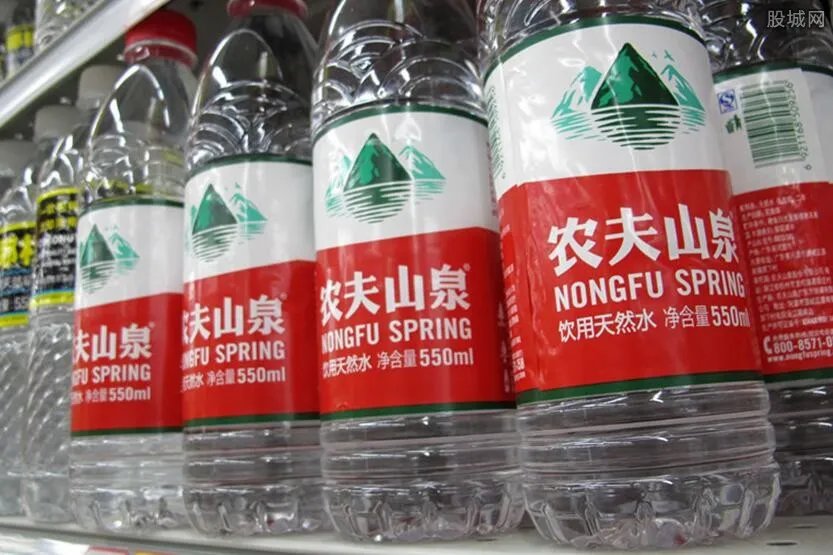 农夫山泉是日本公司吗 集团创始人是谁？