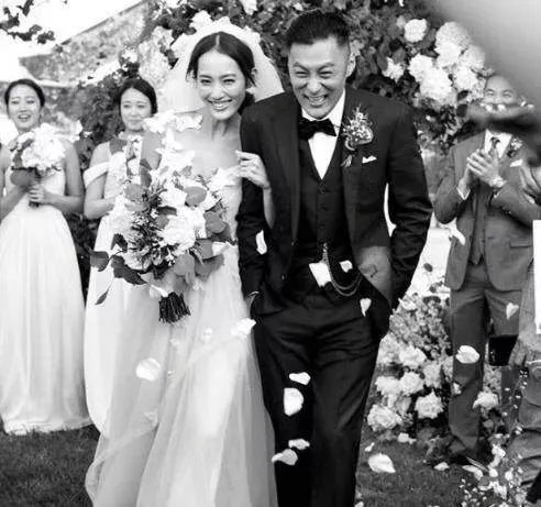 余文乐结婚了，作为粉丝你们怎么想？