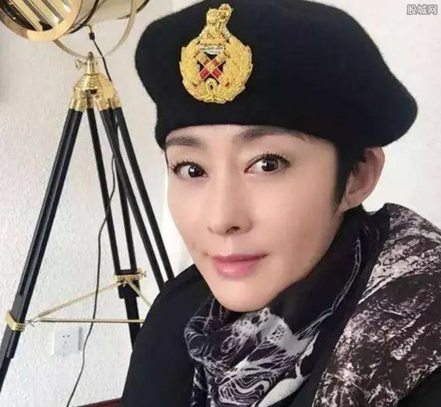 张敏与新欢同框 张敏之前都和谁传过绯闻呢