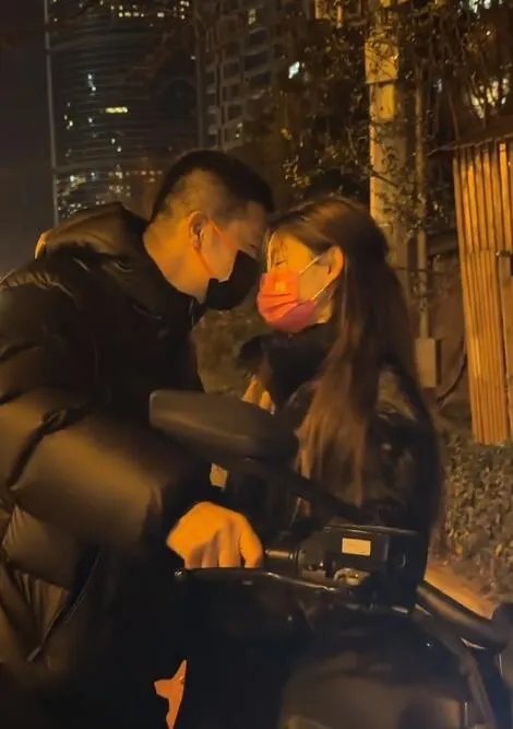 痞幼多少岁？男朋友是谁？痞幼真实身份介绍