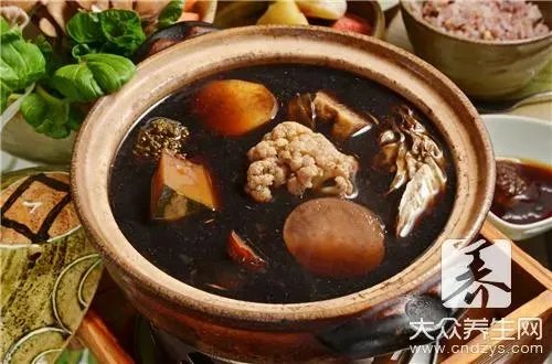 人形何首乌