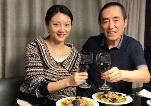 张艺谋妻子发文心疼丈夫,张艺谋现在的身体状况如何?