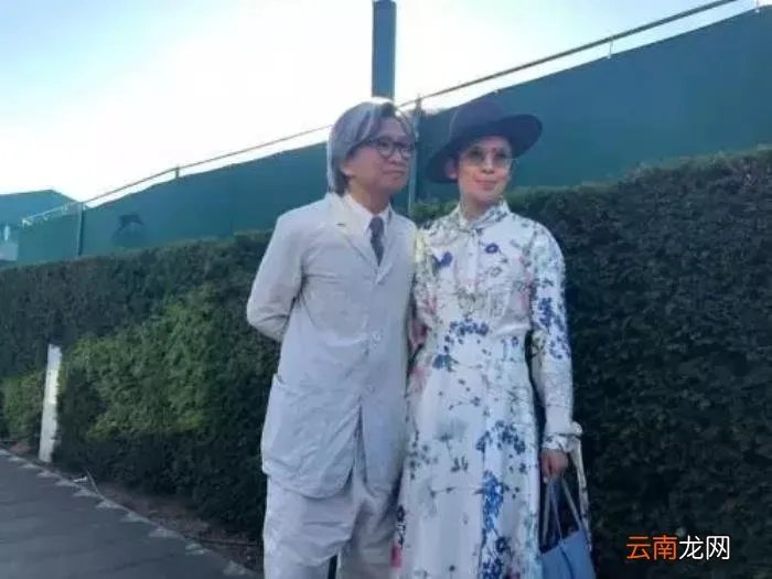 吴君如老公，53岁吴君如为满头白发的老公庆生
