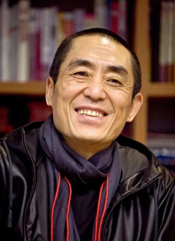 张艺谋妻子发文心疼丈夫,张艺谋现在的身体状况如何?