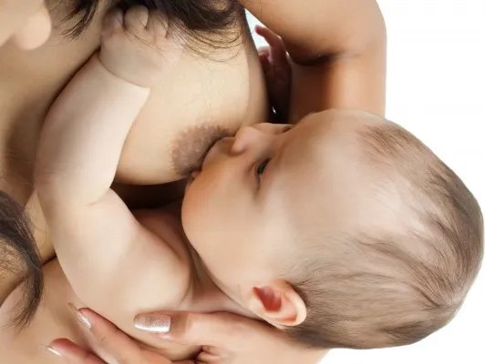 初乳是什么颜色