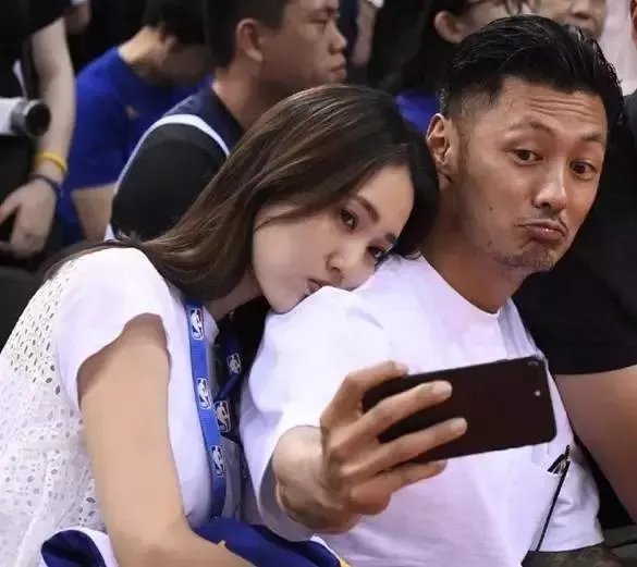 余文乐结婚了，作为粉丝你们怎么想？
