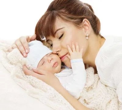 新生儿脐部应该怎么护理 新生儿脐部的四个护理技巧须知
