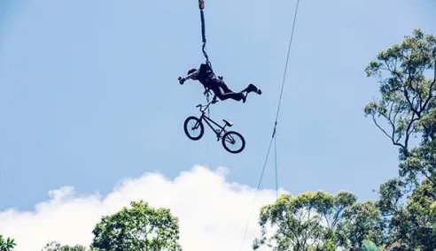 张若昀化蹦极少年是怎么回事?