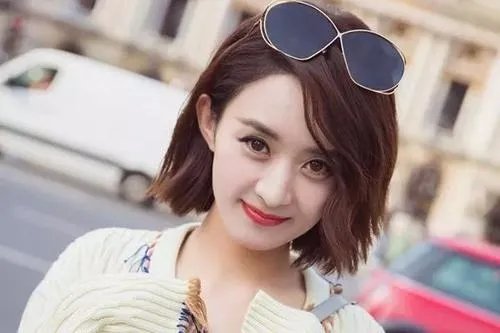 冯绍峰深夜接机赵丽颖,赵丽颖人气为何这么高,一年后复出依旧高人气?