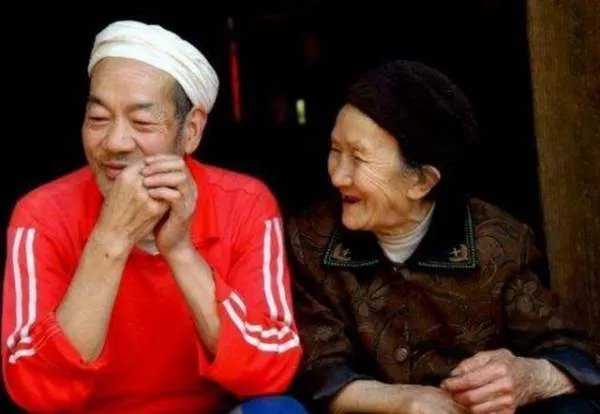 19岁小伙带29岁寡妇私奔,隐居深山50年,后来怎样?