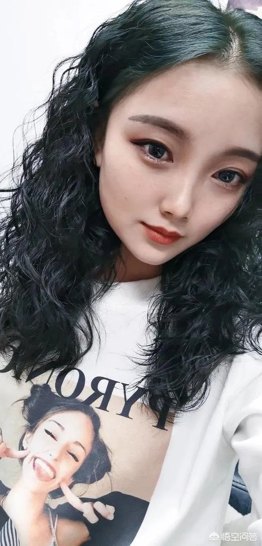 什么样的长卷发好看？
