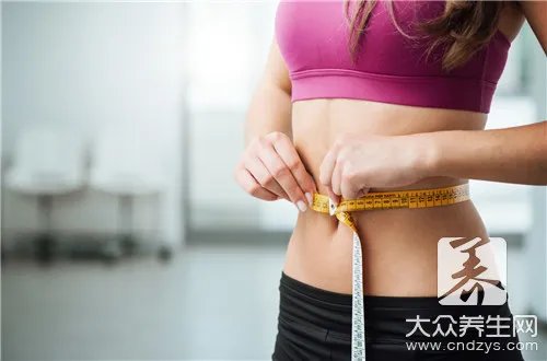 一个月瘦20斤正常吗