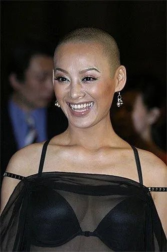 宁静露点照曝光 揭其辛酸成名史