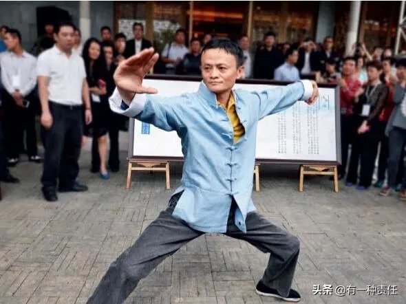 请问你怎么看待人民网观点:“没有所谓的马云时代,只有时代中的马云”?