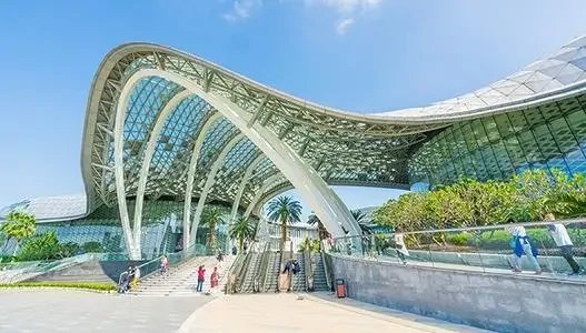 据报道,海南离岛免税一年销售468亿,其中哪些商品的销售非常火爆?