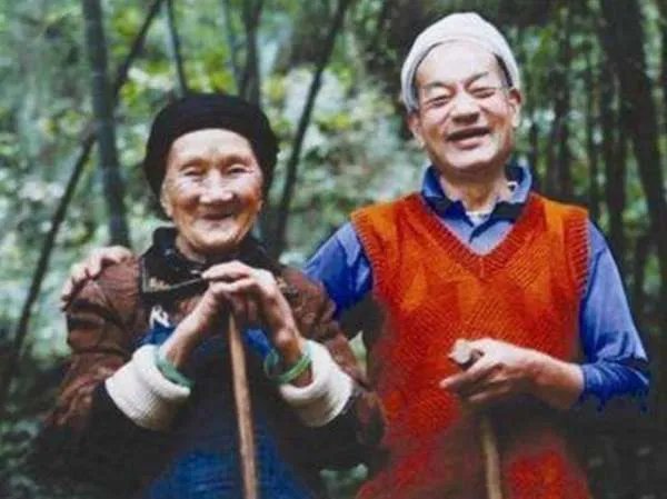19岁小伙带29岁寡妇私奔,隐居深山50年,后来怎样?