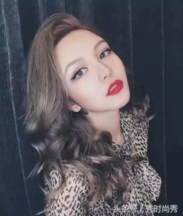 什么样的长卷发好看？